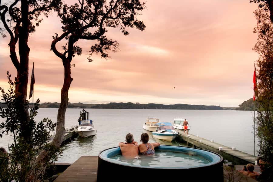 Rotorua: Evening Starlight Gourmet Kayak Tour with dinner - The Sum Up