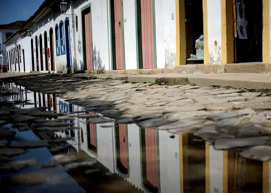 CITY TOUR IN PARATY: Churches and Historical Center Private - Beaches and Natural Wonders