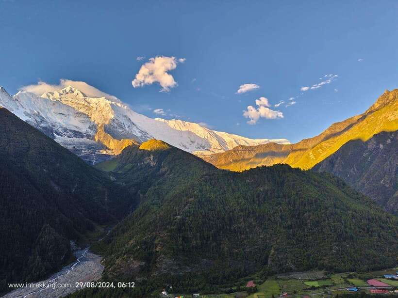 Short Annapurna Circuit Trek 09 Days . - Exploring the Short Annapurna Circuit Trek in 9 Days