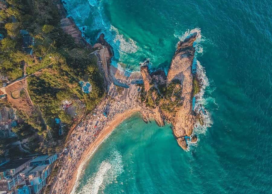 Tour Arpoador Sunset: Walk Copacabana Beach & Sunset Views - The Magic of Arpoador and the Sunset Moment