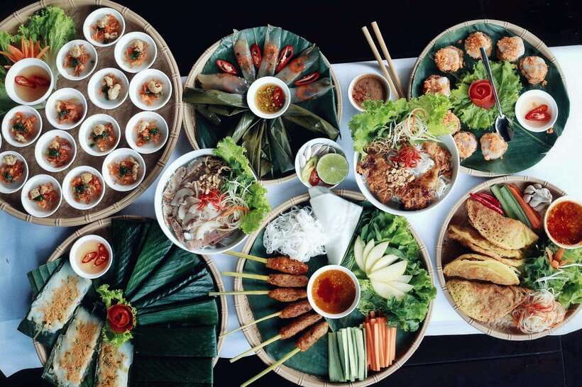 Hue Street Food Tour: Taste 10 Must-Try Dishes and Drinks - Iconic Dishes and Drinks