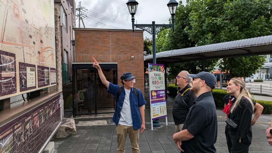 Osaka: Minoh Forest Walk & Giant Waterfall with Local Lunch - Key Points