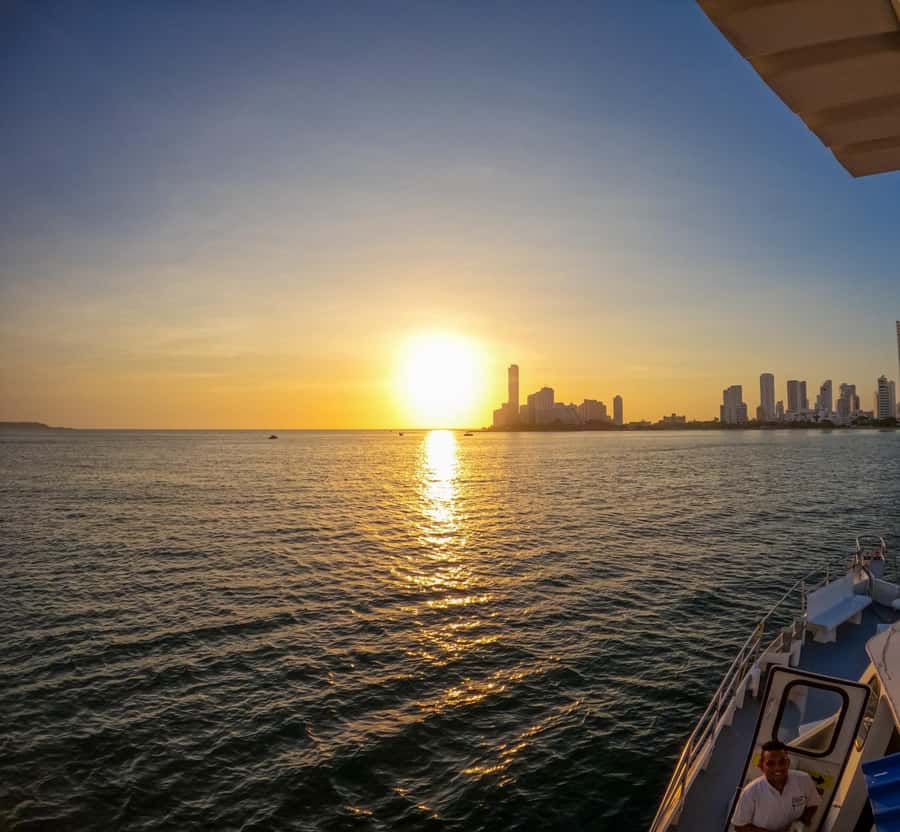 Cartagena Bay: Sunset Boat Ride with Dancing and Open Bar - Deep Dive into the Details
