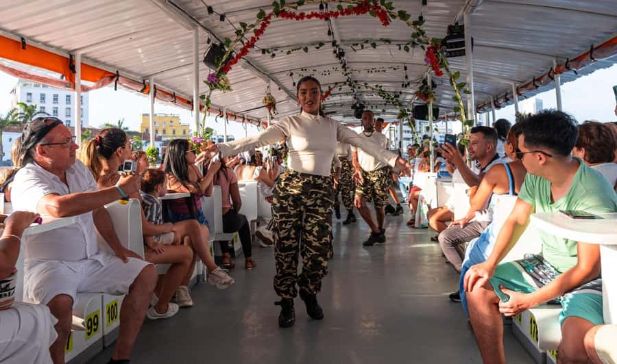 Cartagena Bay: Sunset Boat Ride with Dancing and Open Bar - Who Should Book This Tour?