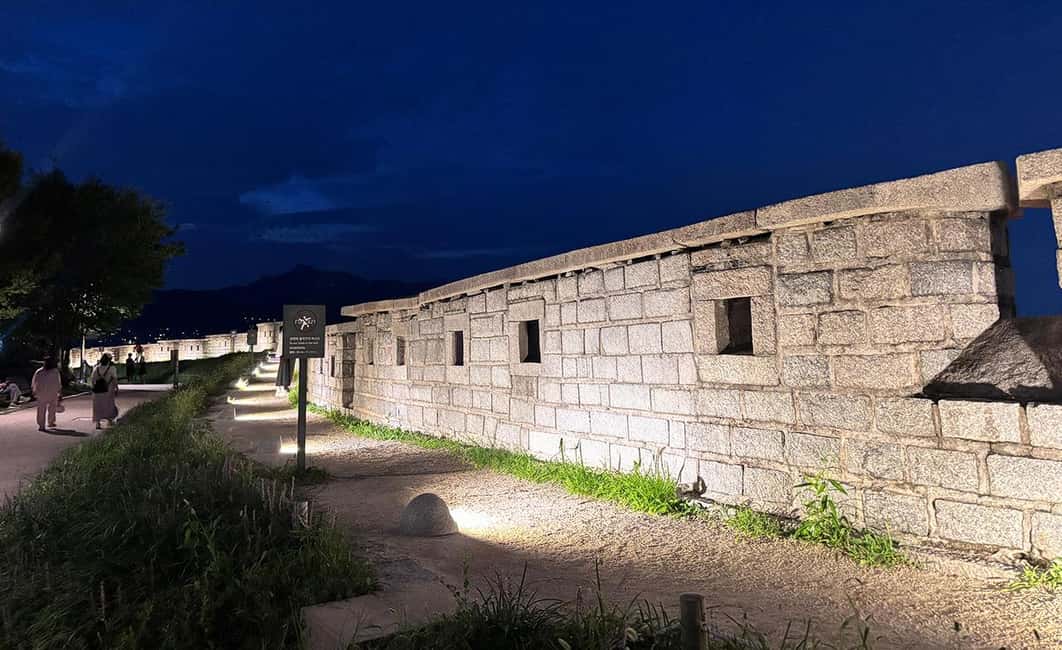 Seoul Night Tour: Naksan Park & Hidden Jems - FAQ