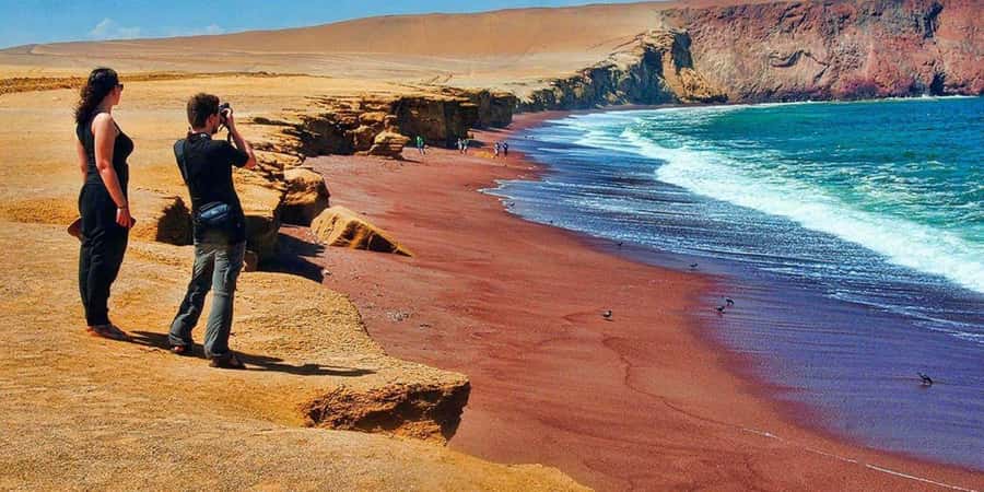 Sunset in Paracas: Hiking and Magic Shadows. - Key Points