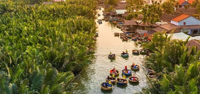 Hoi An: Market Tour & Cooking Class and Basket Boat Ride - Tour Guide and Language