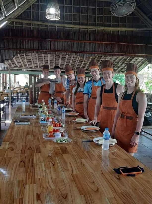 Hoi An: Market Tour & Cooking Class and Basket Boat Ride - Explore the Local Market