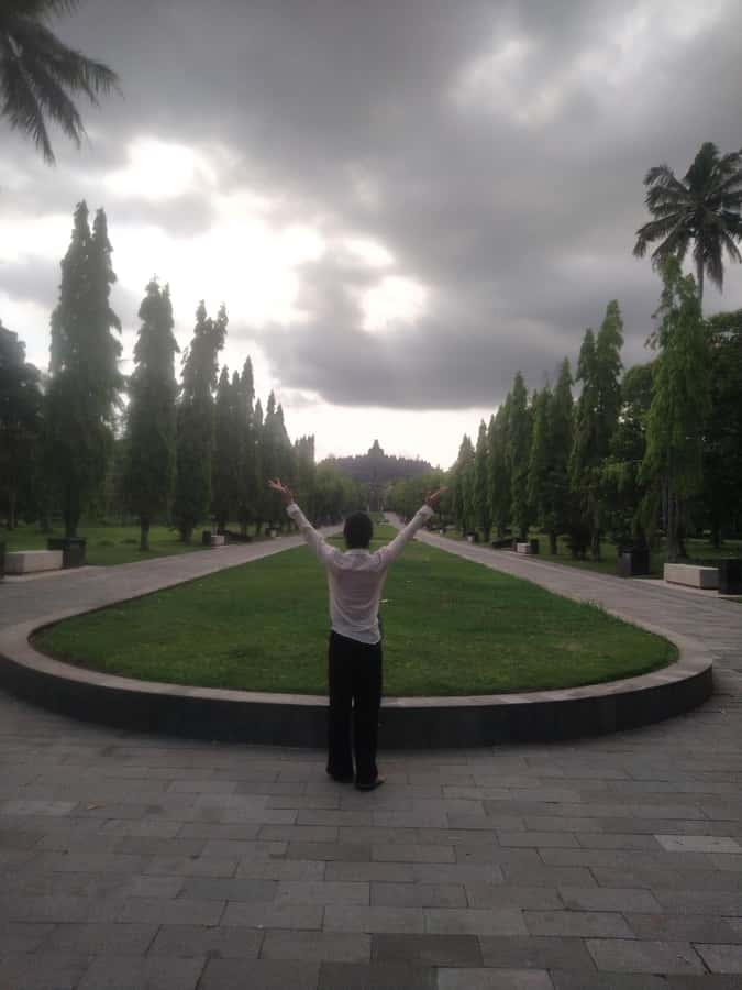 Yogyakarta: Borobudur Climbing Guarantee and Prambanan Tour - Key Points