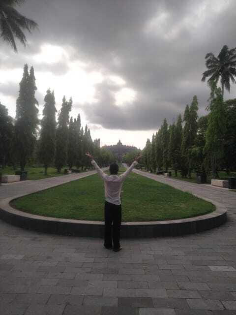 Yogyakarta: Borobudur Climbing Guarantee and Prambanan Tour - Detailed Breakdown of the Itinerary