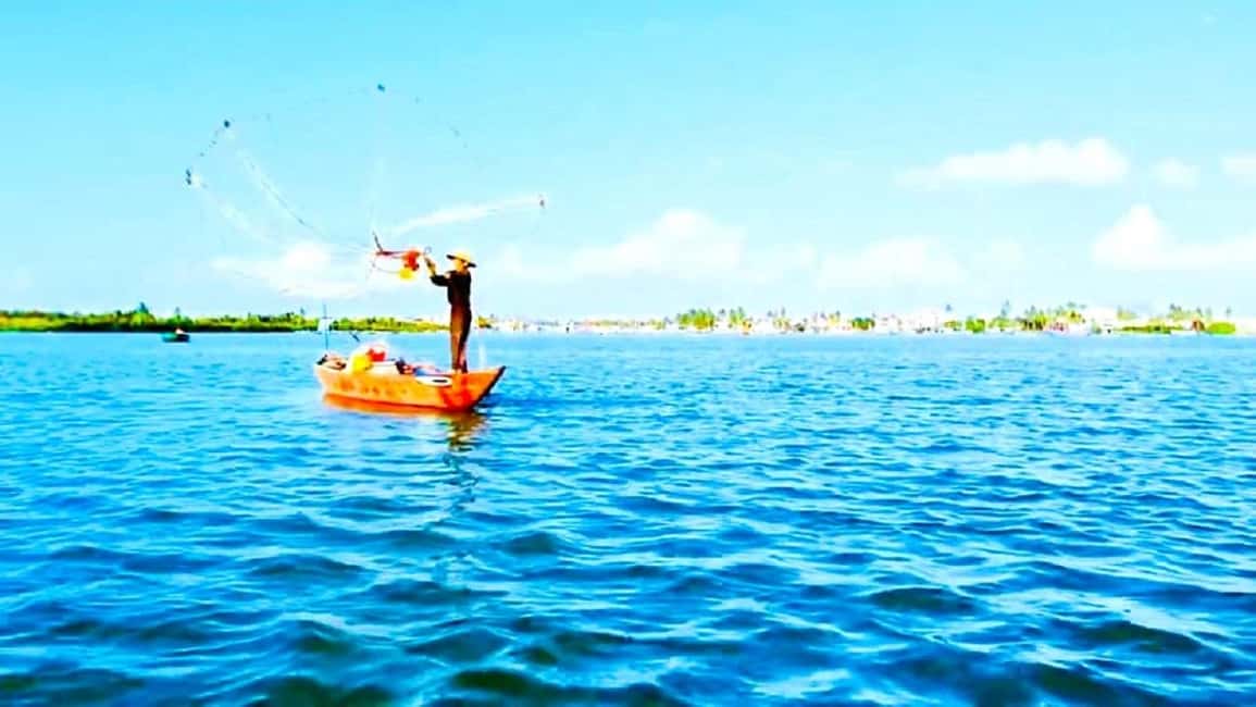 Hoi An: Basket Boat, Lantern Making & My Son Sanctuary Tour - Lantern Making: Brightening Up Your Day