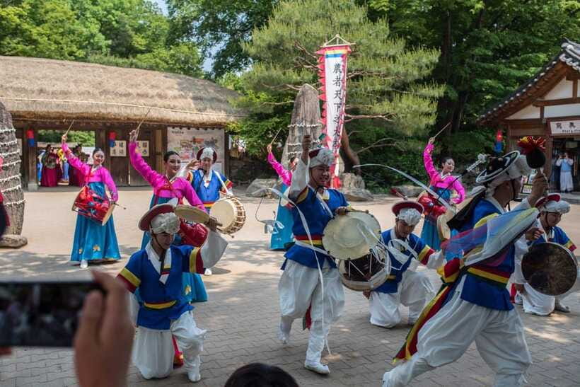 Seoul: Suwon Hwaseong, Folk Village, & Starfield Library - Who Should Consider This Tour?