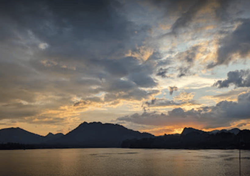 Luang Prabang: Mekong Sunset Cruise & Lao Tasting Dinner - The Scenic Highlights and Photo Stops