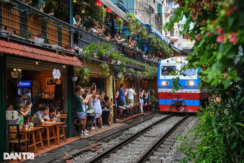 Hanoi: Old Quarter Walking Tour with Private Lunch - Practical Details and Tips