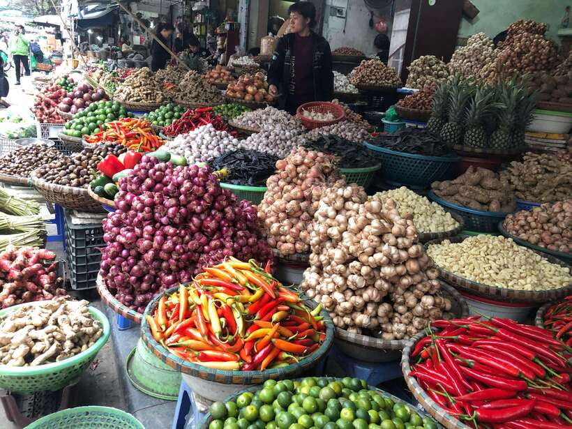 Hanoi: Old Quarter Walking Tour with Private Lunch - Key Points