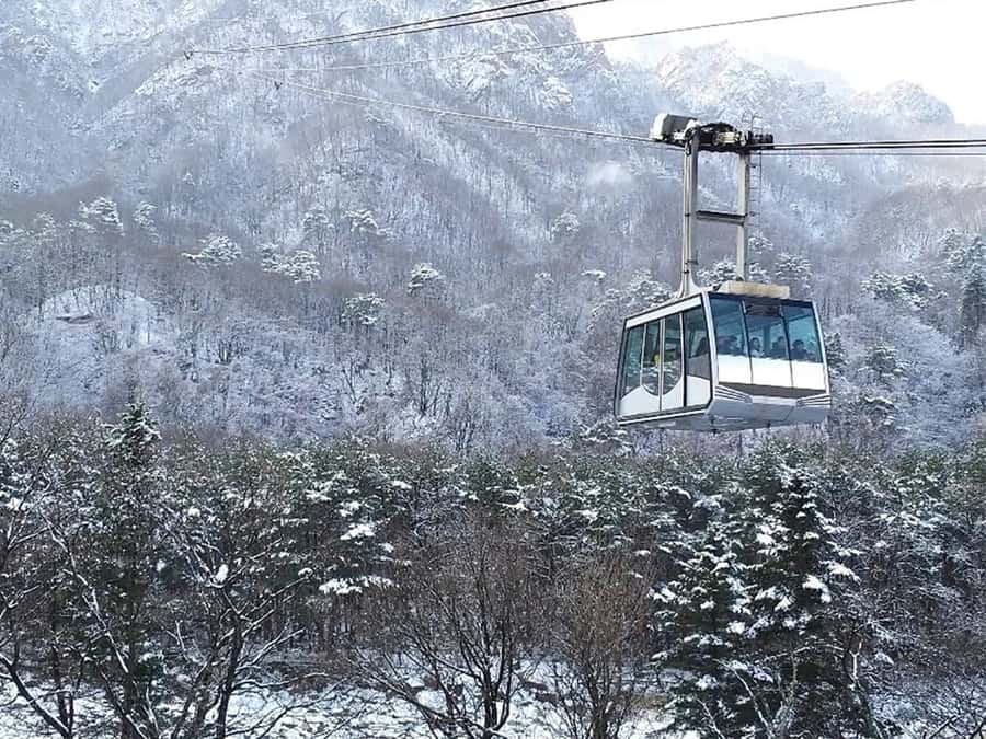 Seoul: Seorak Mountain, Nami Island, Eobi Ice Valley Tour - Discovering Korea’s Winter Wonders: Seorak Mountain, Nami Island, and Eobi Ice Valley Tour