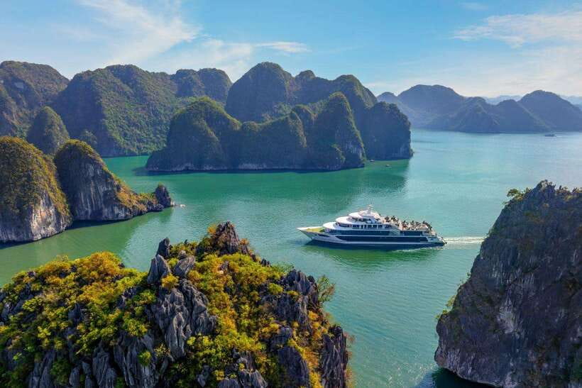 Halong Bay TOP 5-Star Luxury Day Cruise with Buffet Lunch - The Scenic Cruise