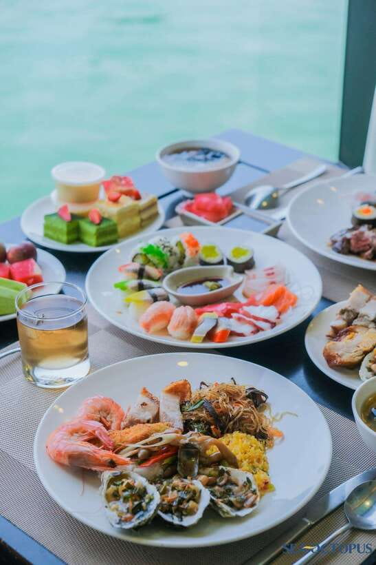 Halong Bay TOP 5-Star Luxury Day Cruise with Buffet Lunch - Titov Island: A Climber’s Paradise