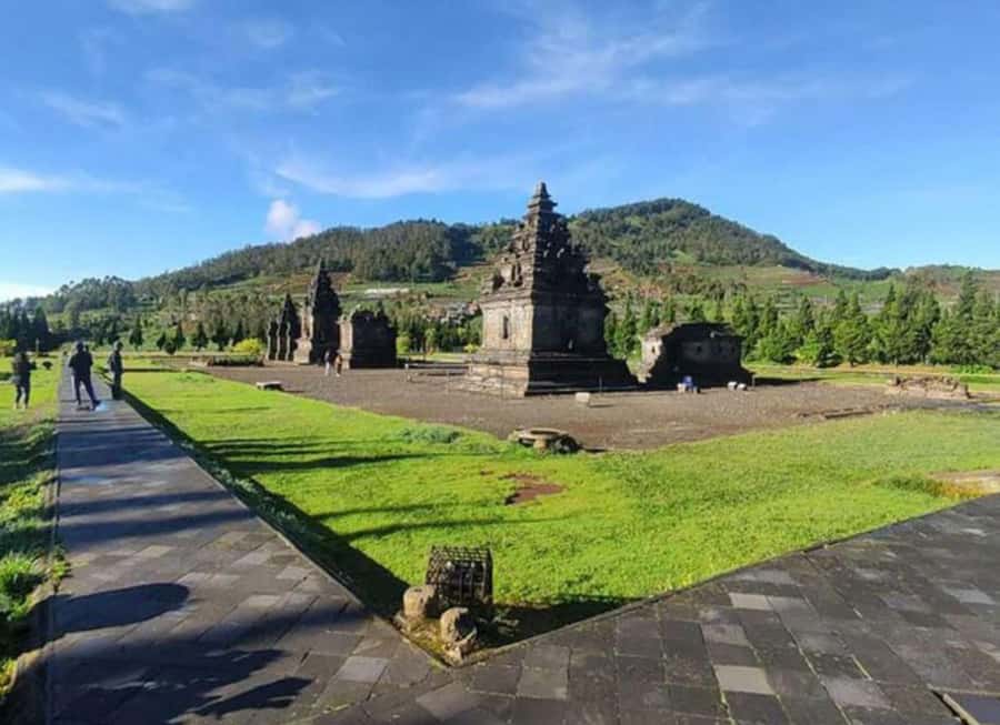 YOGYAKARTA: DIENG PLATEAU NATURE TOURISM AND TEA PLANTATION. - Practical Considerations and Value