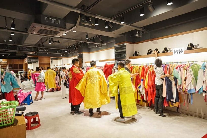 Seoul: Nami+Hanbok+Waterfall(+RailBike or Strawberry)Tour - FAQs