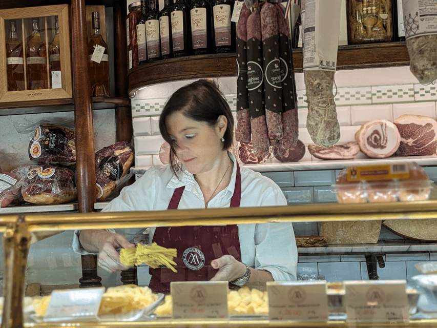 Modena Food Tour: Sightseeing & Taste - Starting Point and First Impressions