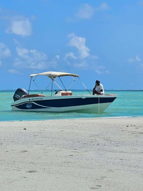 Sandbank, Boat Trip with Umbrellas and Water - Good To Know