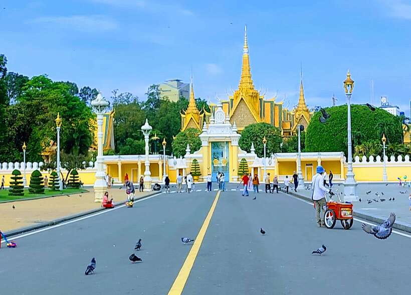 Phnom Penh: Private Guided Sightseeing Day Tour - Good To Know