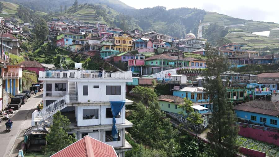 YOGYAKARTA: SILANCUR HIGHLAND/NEPAL VAN JAVA/BOROBUDUR - The Sum Up