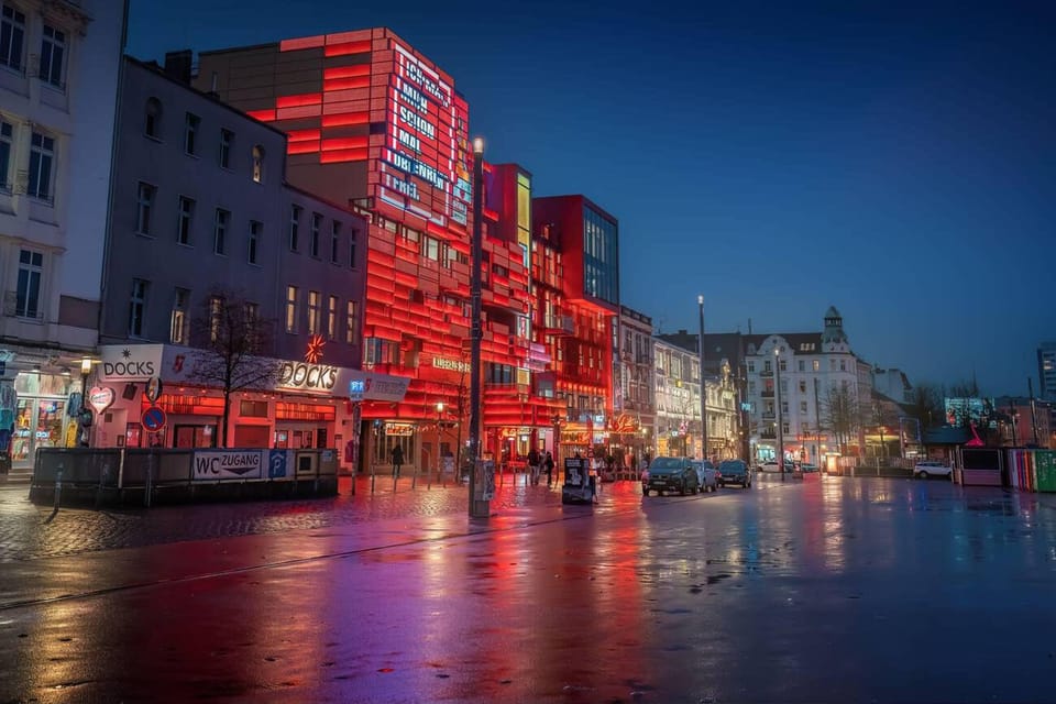 Hamburg: Private St. Pauli History & Highlights Walking Tour - The Famous Fischmarkt: A Taste of Local Energy