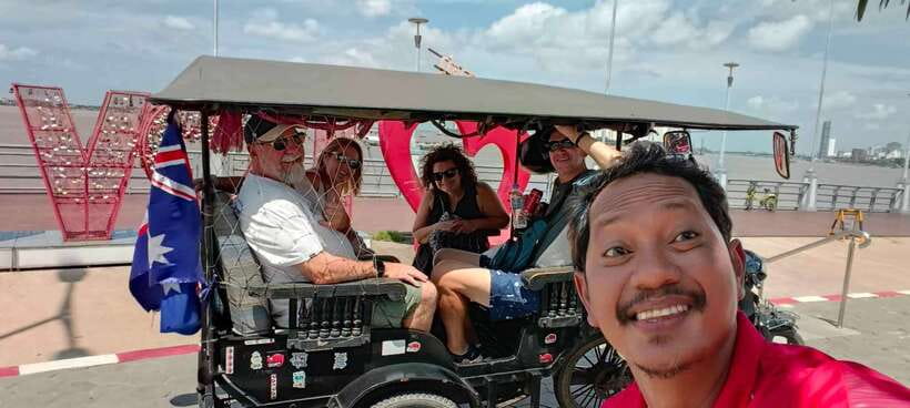 Phnom Penh: Private Tuk-Tuk Tour with English-Speaking - Exploring Phnom Penh: A Private Tuk-Tuk Tour with an English-Speaking Driver