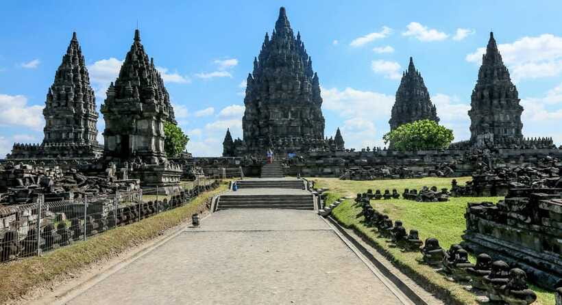 Yogyakarta: Borobudur and Prambanan Temples Guided Tour - FAQ
