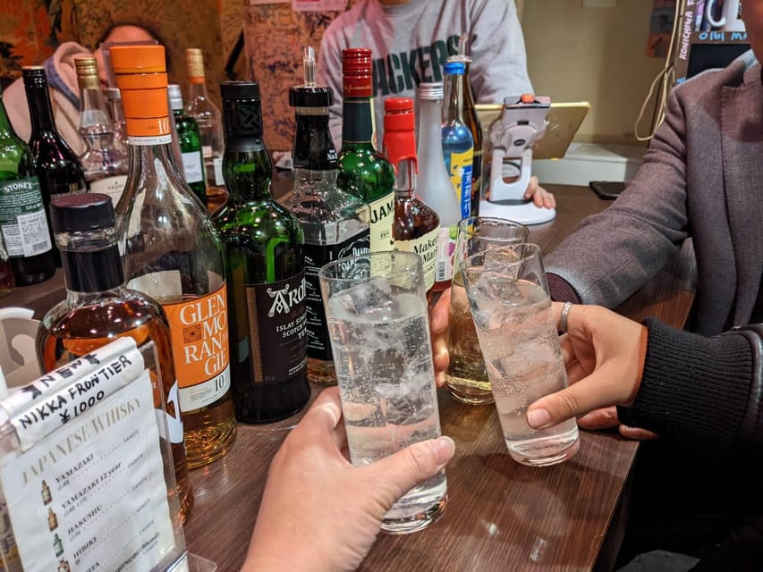 Tokyo: Shinjuku Golden Gai Bar Hopping that only locals know - The Role of the Guides and Their Knowledge