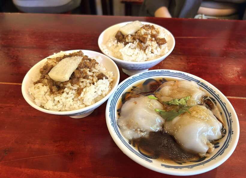 Taipei: Street Food & Hidden Eats Night Market Food Tour - An Authentic Dive into Taipei’s Night Market Scene