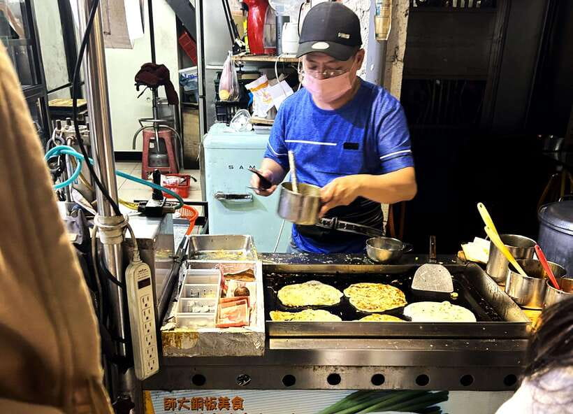 Taipei: Street Food & Hidden Eats Night Market Food Tour - Practical Tips & Considerations