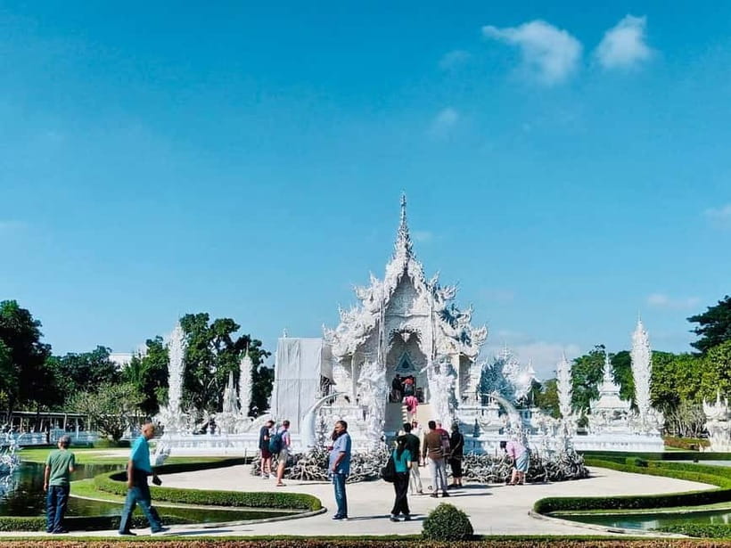 Chiang Rai: Excursion White, Blue,Red Temples & Lalitta Café - Who Should Consider This Tour?