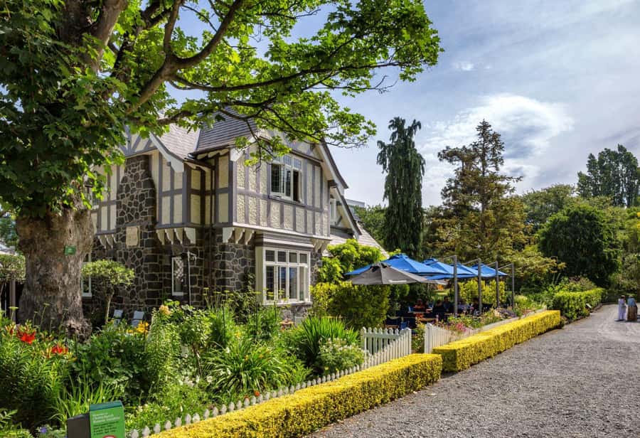 Christchurch Architectural Marvels: Private Walking Tour - The Sum Up