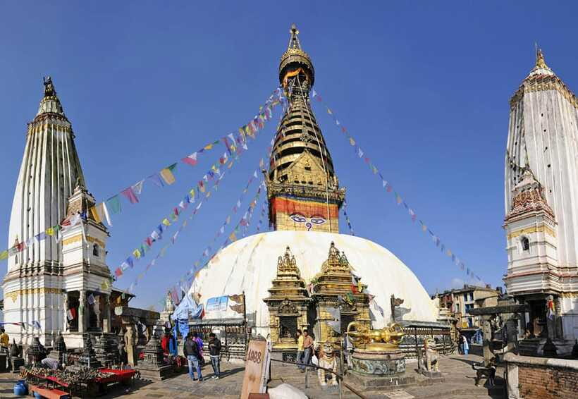 Kathmandu: Full-Day Budget Bus Tour of Kathmandu Valley - The Pros and Cons: Balancing Value and Experience