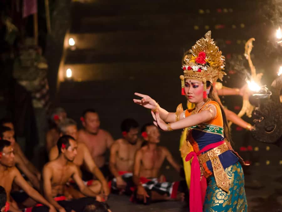 Bali: Uluwatu Temple, Kecak Dance, and Jimbaran Dinner Tour - What Makes This Tour Stand Out?