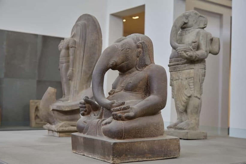 Da Nang/My Son/Hoi An Customize Tour & Rice Wine Distillery - The Guides and Transportation