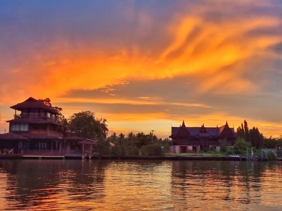 Amazing Maeklong Railway Market [ only on Fri, Sat, Sunday ] - The Sum Up: Why This Tour Offers Great Value
