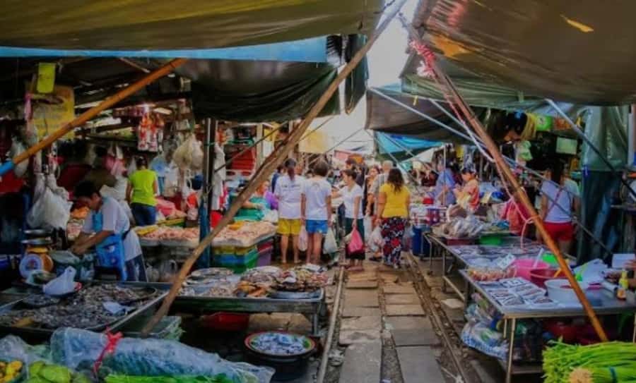 Bangkok: Maeklong Railway Market&Damnoensaduak-private tour - An In-Depth Look at the Tour Itself