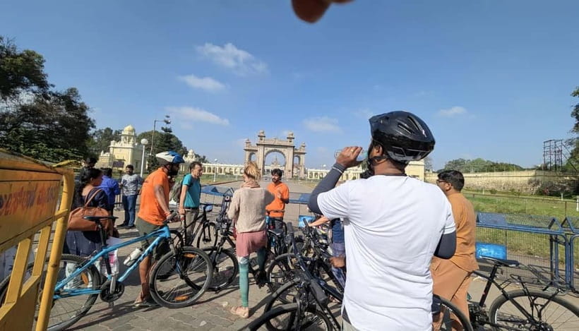 Mysore City Bike Tour Morning 3.5 Hours: Mysore By Cycle - Starting Point & First Impressions