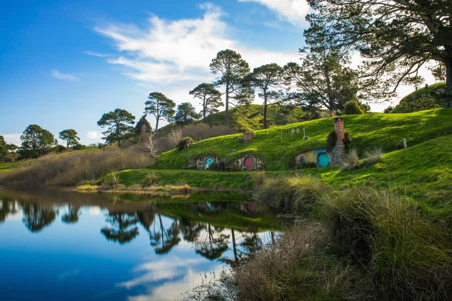 Hobbiton Movie Set & Te Puia Geothermal Valley Private Tour - Exploring Hobbiton: A Film-Lover’s Dream