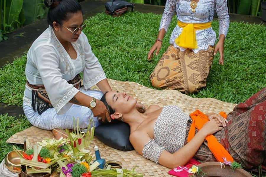 UBUD : Sound Healing by Balinese Spiritual Healer Ubud Bali - Meeting Your Guide and Setting Expectations