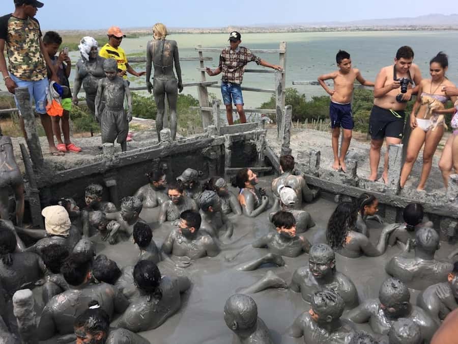 Cartagena: Volcano Mud Bath and Club Hotel Day Trip - Washing Off and Relaxing at the Hotel Club