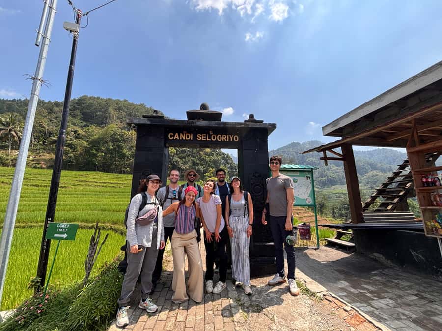 Yogyakarta: Borobudur Climb Up & Selogriyo Rice Terrace Tour - Breakdown of the Itinerary