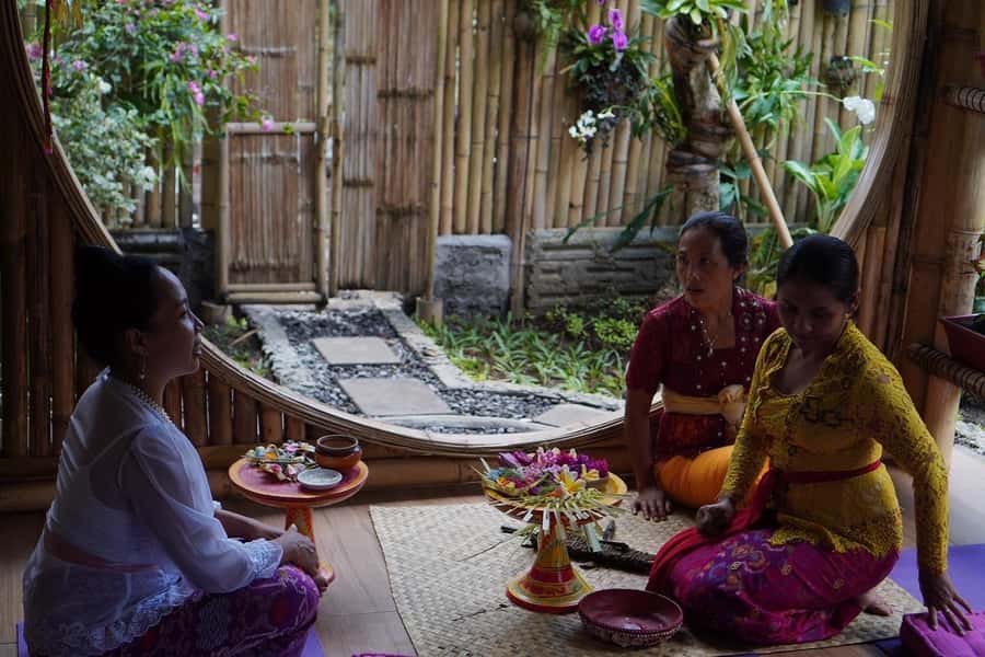 Ubud: Canang Sari Offerings Experience & Balinese Blessing - Practical Details: What You Need to Know