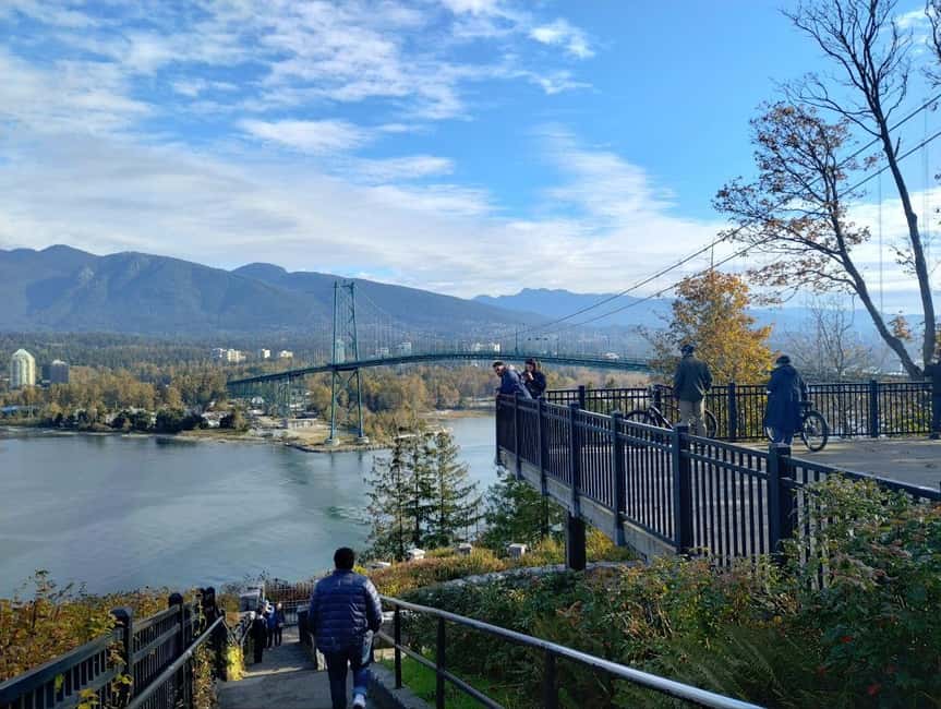 Aquarium & StanleyPark+20 Gem Spots+City/Vip Car+Small Group - Key Points
