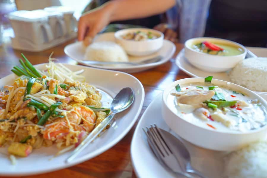 Wat Pho, Wat Arun & Flower Market Walking Tour in Bangkok - Why We Think It Works Well