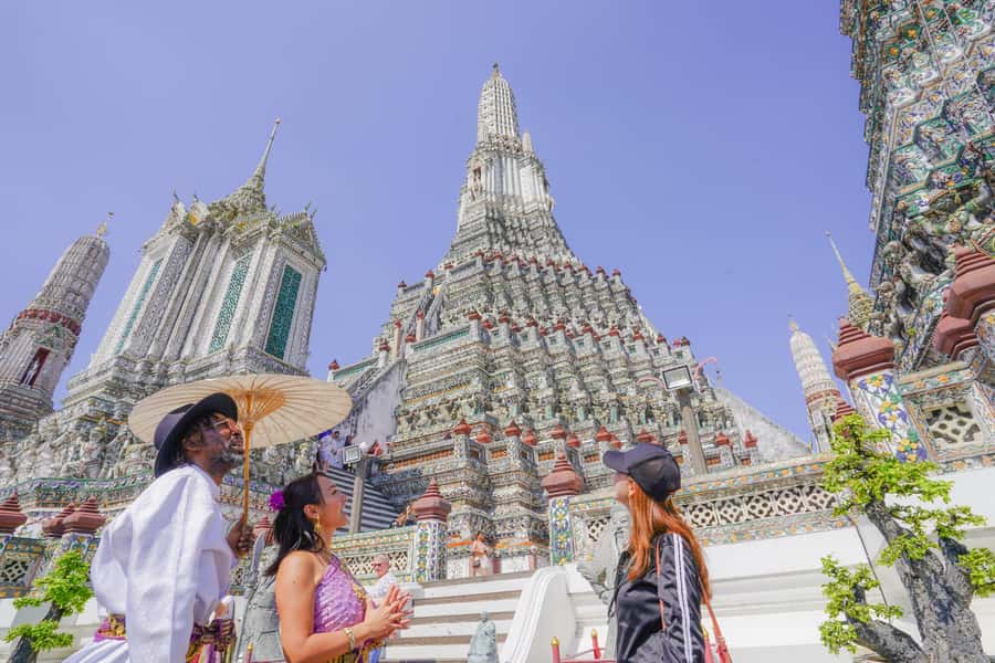 Wat Pho, Wat Arun & Flower Market Walking Tour in Bangkok - Starting Point and Ease of Meeting
